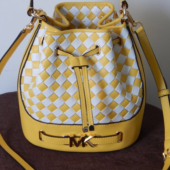 Michael Kors REED Medium Drawstring Belted Intertwined Yellow Bucket Bag NWT - Picture 2 of 12